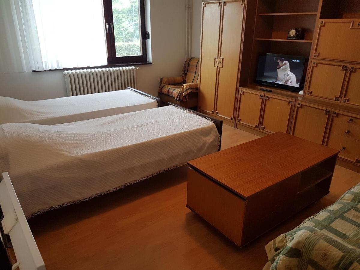 Dass Apartmani Banja Luka Exteriör bild