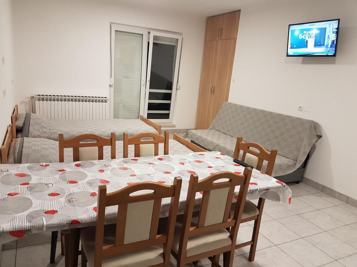 Dass Apartmani Banja Luka Exteriör bild