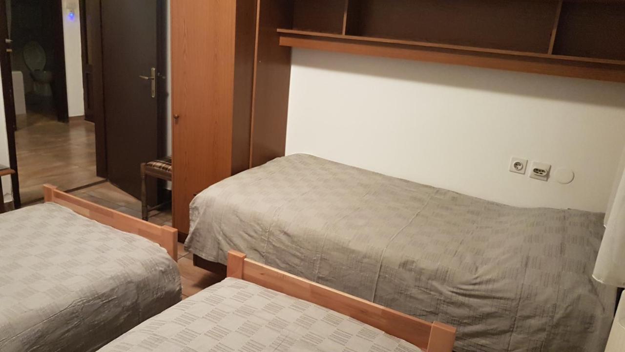 Dass Apartmani Banja Luka Exteriör bild