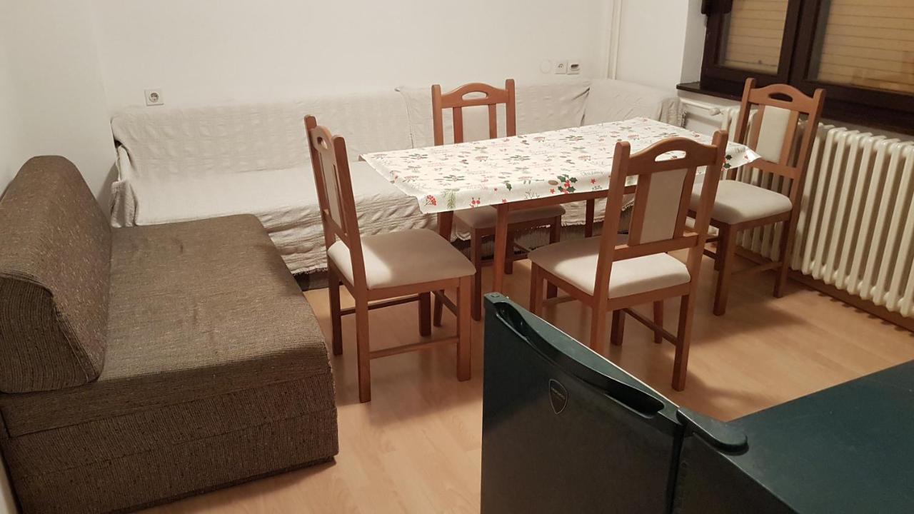 Dass Apartmani Banja Luka Exteriör bild